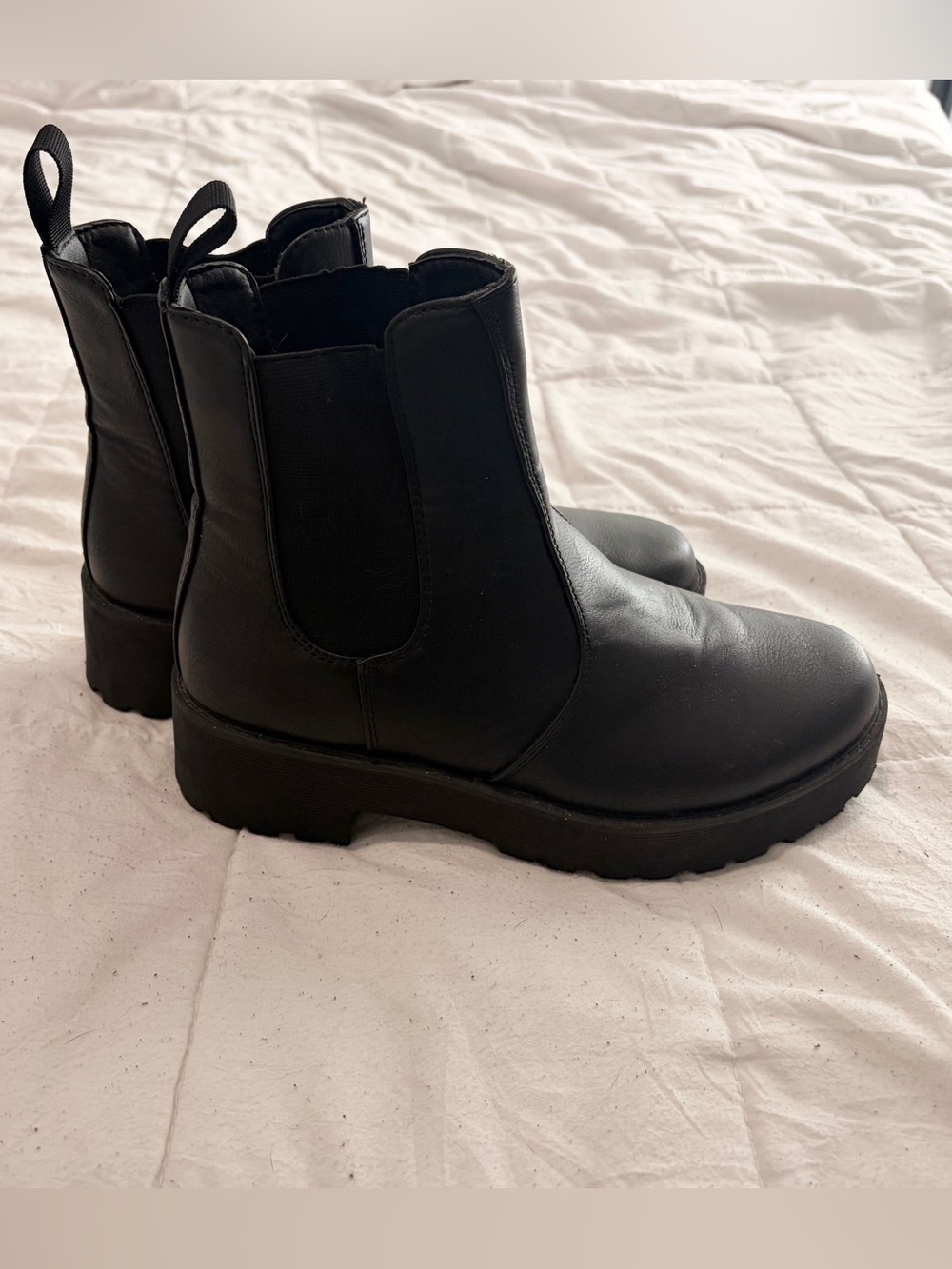 Black Chunky Platform Chelsea Boots | Size 7 | Lug Sole | 2” Heel